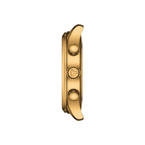 Seitenansicht eines goldenen Armbanduhrgehäuses mit zwei Druckknöpfen und einer Krone zum Einstellen der Zeit. Das komplizierte Design hebt die glänzende, polierte Oberfläche des Metalls hervor. Der Hintergrund ist schlicht weiß.