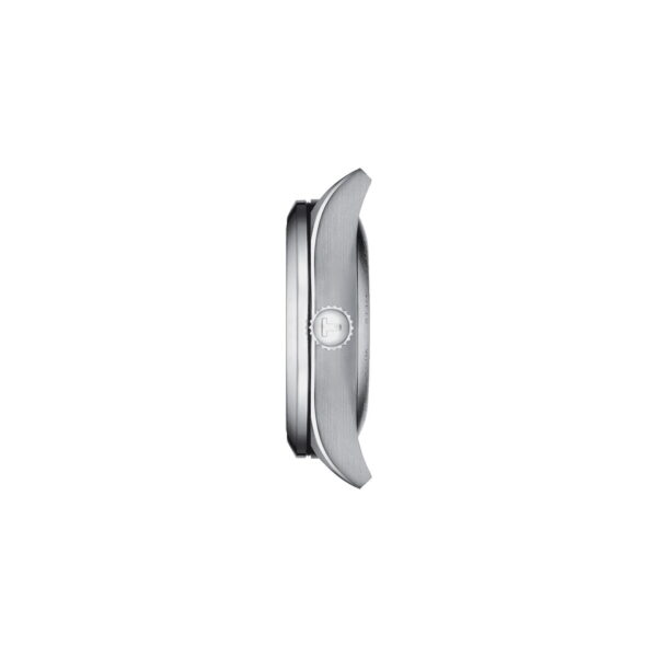 Profilansicht eines eleganten Armbanduhrgehäuses mit rundem Edelstahldesign. Die Uhrkrone ist sichtbar und bietet vor einem schlichten weißen Hintergrund eine minimalistische und moderne Ästhetik.