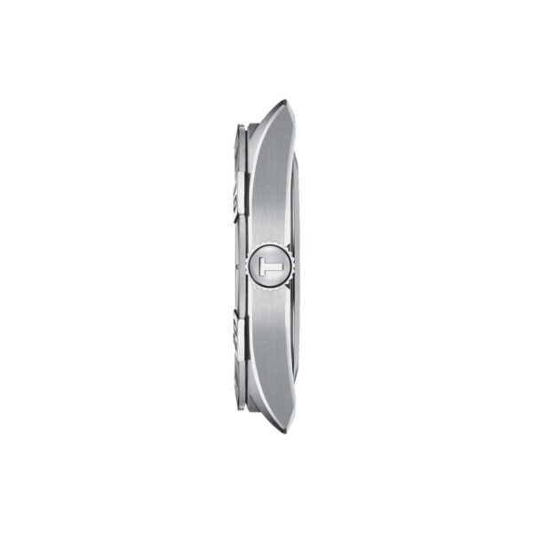 Seitenansicht eines schlanken, runden silbernen Uhrengehäuses mit einer markanten Krone auf der rechten Seite. Das Uhrenarmband ist nicht sichtbar und das Design unterstreicht das polierte, minimalistische Profil der Uhr.