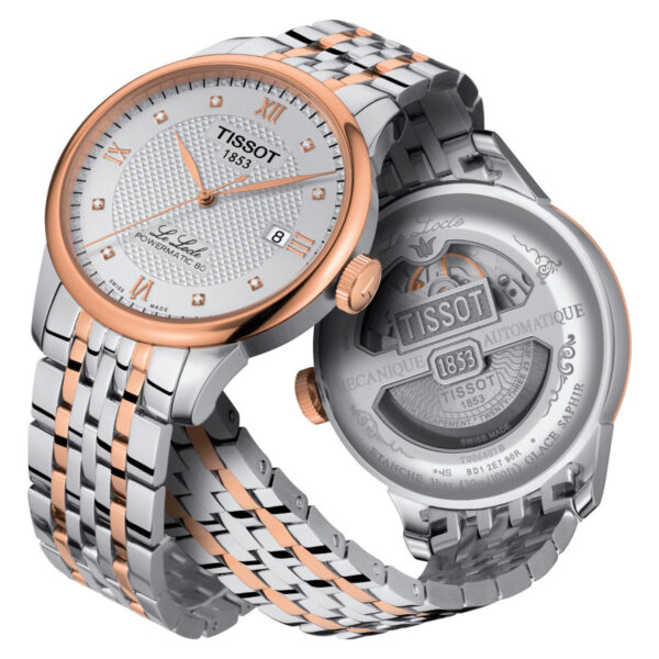Die Le Locle Powermatic 80-Uhr verfügt über ein Edelstahl- und Roségold-Design mit einem strukturierten silbernen Zifferblatt, römischen Ziffern aus Roségold, einem Datumsfenster und dem „TISSOT“-Branding. Auf der Rückseite sind neben der Vorderansicht der automatische Mechanismus und Gravuren zu sehen.