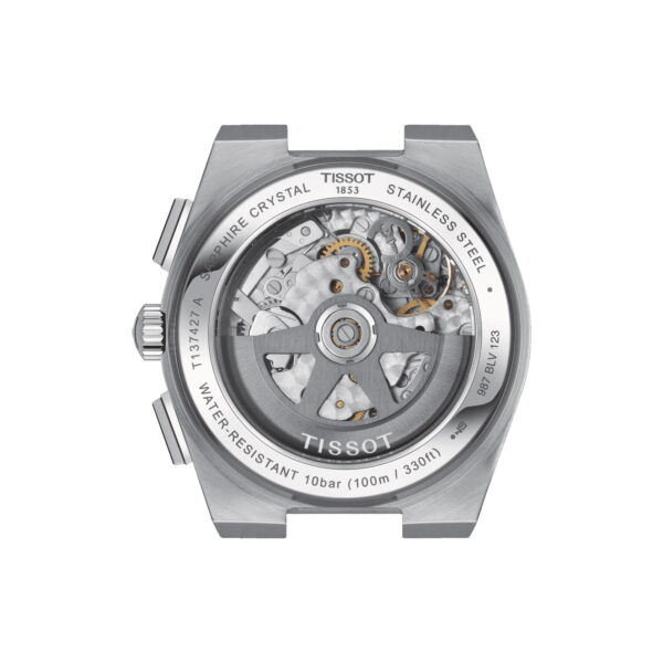 Blick auf die Rückseite einer Tissot-Armbanduhr mit Edelstahlgehäuse und sichtbaren mechanischen Zahnrädern im Inneren. Die Uhr verfügt über Saphirglas und ist bis zu 100 Meter wasserdicht.