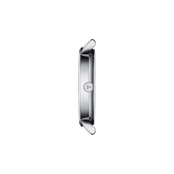 Seitenansicht eines silbernen Armbanduhrgehäuses mit einer runden Krone auf der rechten Seite. Das Zifferblatt und die Zeiger sind nicht sichtbar. Das Design ist schlicht und minimalistisch und betont das dünne Profil und die schlichten Ösen der Uhr.