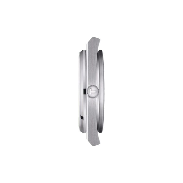 Seitenansicht einer eleganten, silbernen Armbanduhr mit sichtbarer Krone mit einem „T“-Logo. Die Uhr hat ein dünnes Profil und ein minimalistisches Design, das sich vor einem schlichten weißen Hintergrund abhebt.