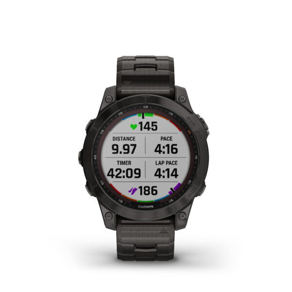 Die Smartwatch Garmin Fenix 7 Sapphire Solar mit dunklem Band zeigt Fitnessdaten an: Distanz 9,97, Zeit 42:09, Tempo 4:16, Herzfrequenz 145, Rundentempo 4:14 und einen weiteren Messwert unten von 186.