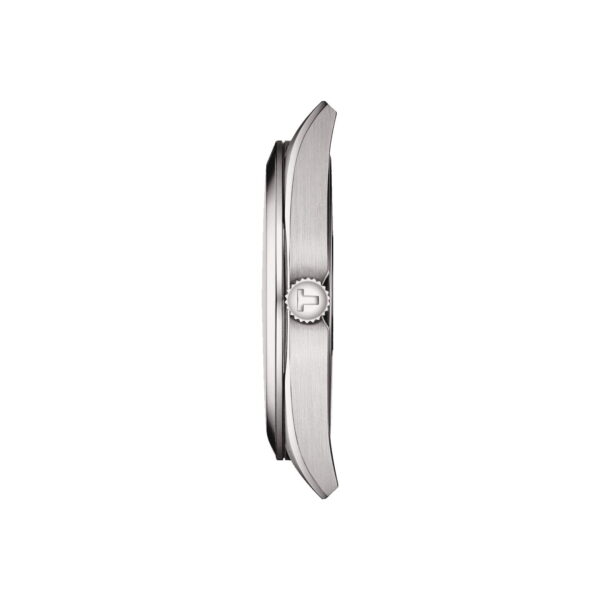 Seitenansicht der Tissot Gentleman, einer schlanken, runden Edelstahluhr mit strukturierter Krone. Das elegante Gehäusedesign hebt sich vor einem weißen Hintergrund ab.