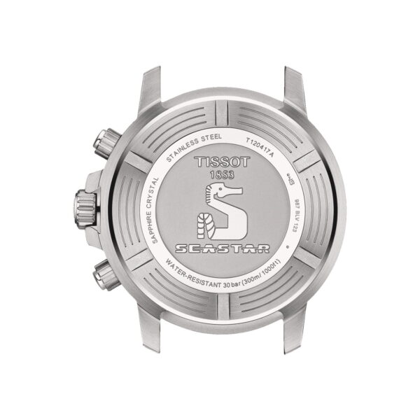 Die Rückansicht des Tissot Seastar 1000 Chronographen zeigt sein Edelstahlgehäuse, seine Wasserdichtigkeit bis 30 Bar, sein Saphirglas-Etikett, sein Logo, seine detaillierten kreisförmigen Gravuren und seine seitlichen Knöpfe.