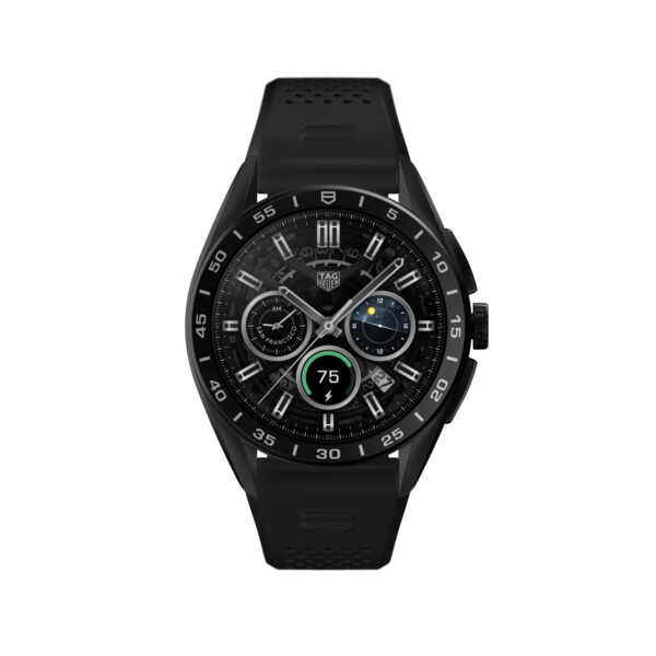 Die TAG Heuer Connected Calibre E4 ist eine schwarze Smartwatch mit rundem Zifferblatt, digitalen und analogen Zifferblättern sowie einer 75%-Batteriestandsanzeige. Das Armband ist schwarz strukturiert.