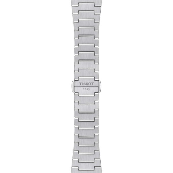 Der Tissot PRX Quartz 35MM verfügt über ein Edelstahlarmband mit gebürstetem Finish, eingraviertem Verschluss „Tissot 1853“ und polierten geometrischen Gliedern für einen modernen Stil.