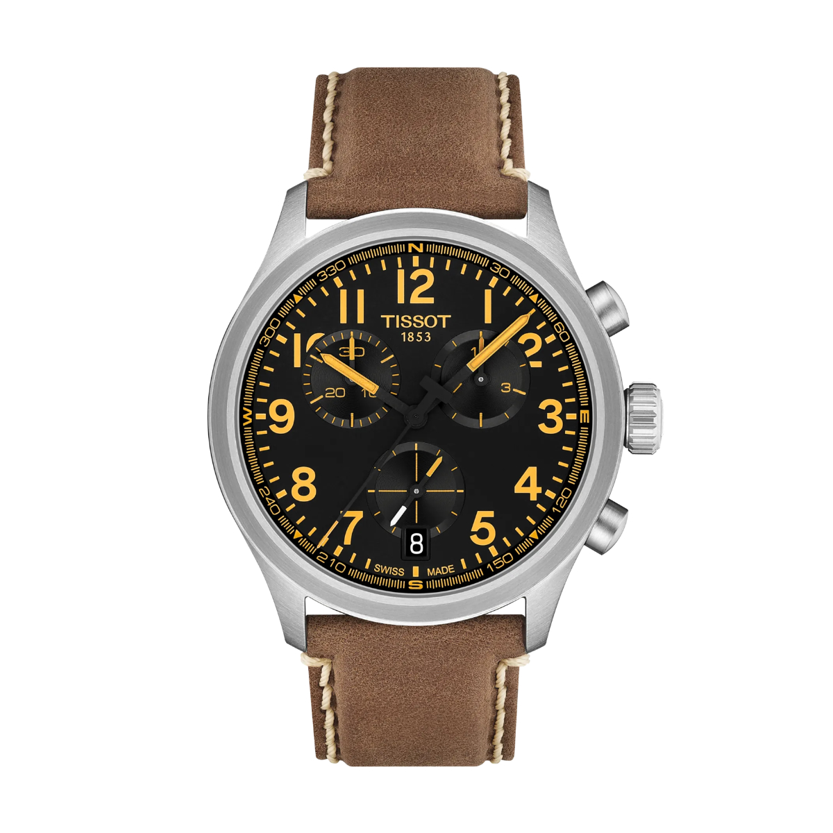 Der Tissot Chrono L 42MM hat ein braunes Lederarmband, ein schwarzes Zifferblatt mit gelben Ziffern und Zeigern, drei Hilfszifferblätter, ein Edelstahlgehäuse und zeigt das Tissot-Logo mit "1853" auf dem Zifferblatt.