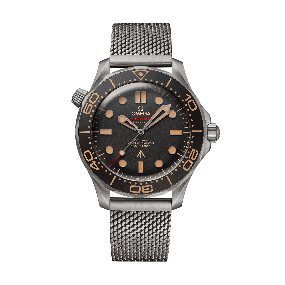 Eine gebrauchte (KD Wintels) Armbanduhr in Edelstahl mit Mesh-Armband, schwarzes Zifferblatt, orangefarbene Indexe, drehbare Lünette, zeigt die Zeit 10:11:34.