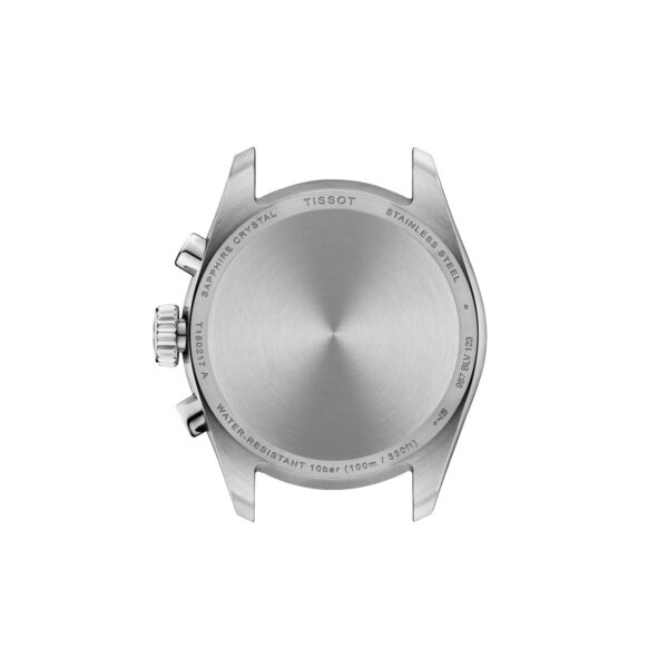 Das Bild zeigt die Rückseite eines Tissot PR 100 36MM Edelstahlgehäuses mit eingravierten Angaben zur Wasserdichtigkeit (10 bar/100 m/330 ft) und Saphirglas.
