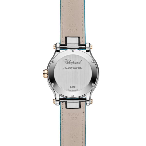 Rückansicht einer Chopard Happy Starfish-Uhr mit Edelstahlgehäuse, sichtbaren Schrauben und Lederarmband. Die Gravur enthält den Markennamen, das Modell und die Seriennummern.