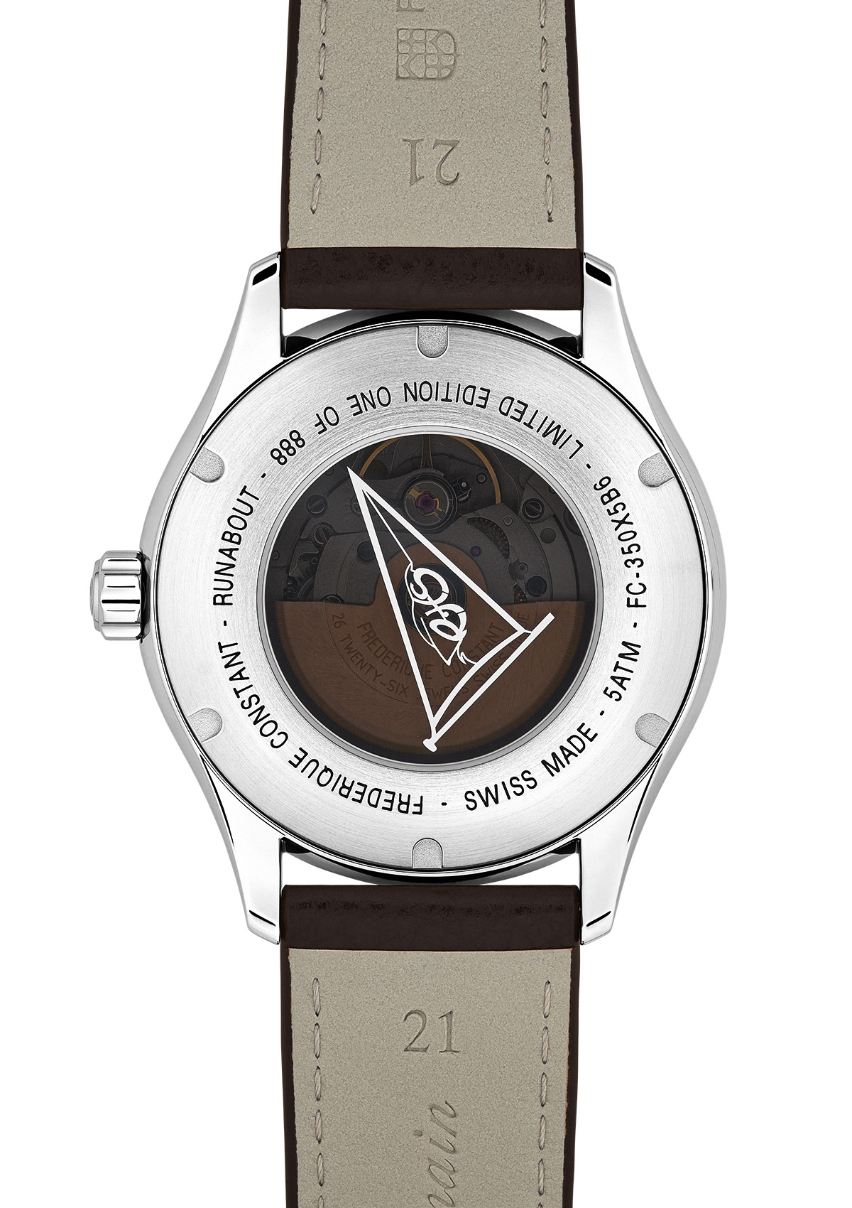 Rückansicht der Frederique Constant Classics Runabout Automatic GMT mit transparentem Gehäuse, das den Blick auf das Innenleben freigibt, braunem Lederarmband sowie Gravuren mit der Aufschrift „Limited Edition“, der Seriennummer und dem Vermerk „Swiss-made“.