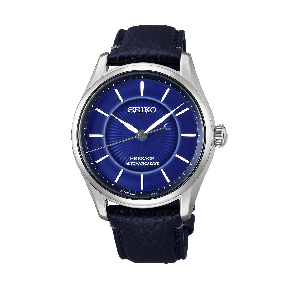 Eine Seiko Presage 145th Anniversary Limited Edition Armbanduhr mit blauem Zifferblatt, silberfarbenen Indizes und Zeigern, einem Edelstahlgehäuse und einem schwarzen Lederarmband. Auf dem Zifferblatt sind die Aufschriften „SEIKO“ und „PRESAGE AUTOMATIC 3 DAYS“ eingraviert.