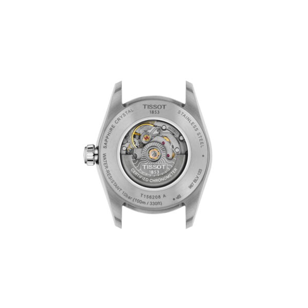 Auf der Rückseite des Gehäuses der Tissot Ballade Powermatic 48 30 MM befindet sich ein transparentes Saphirglas, das den Blick auf das mechanische Uhrwerk im Inneren freigibt; eingravierte Angaben geben Auskunft über die verwendeten Materialien und die Wasserdichtigkeit.